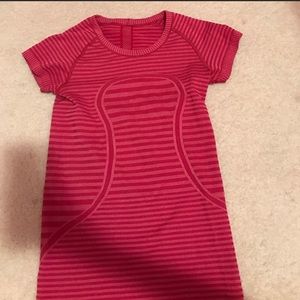 Lululemon t shirt